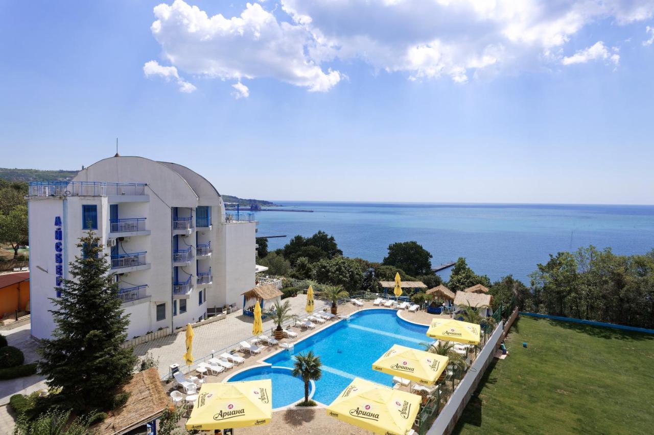 Hotel Iceberg Balchik Extérieur photo