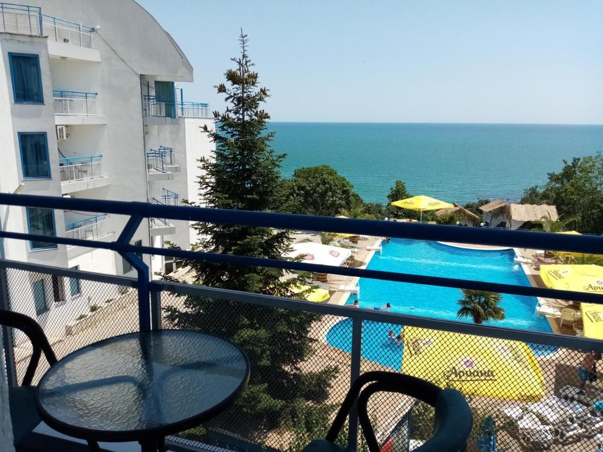 Hotel Iceberg Balchik Extérieur photo