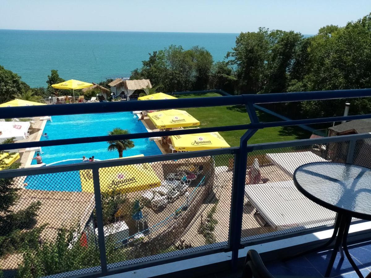 Hotel Iceberg Balchik Extérieur photo