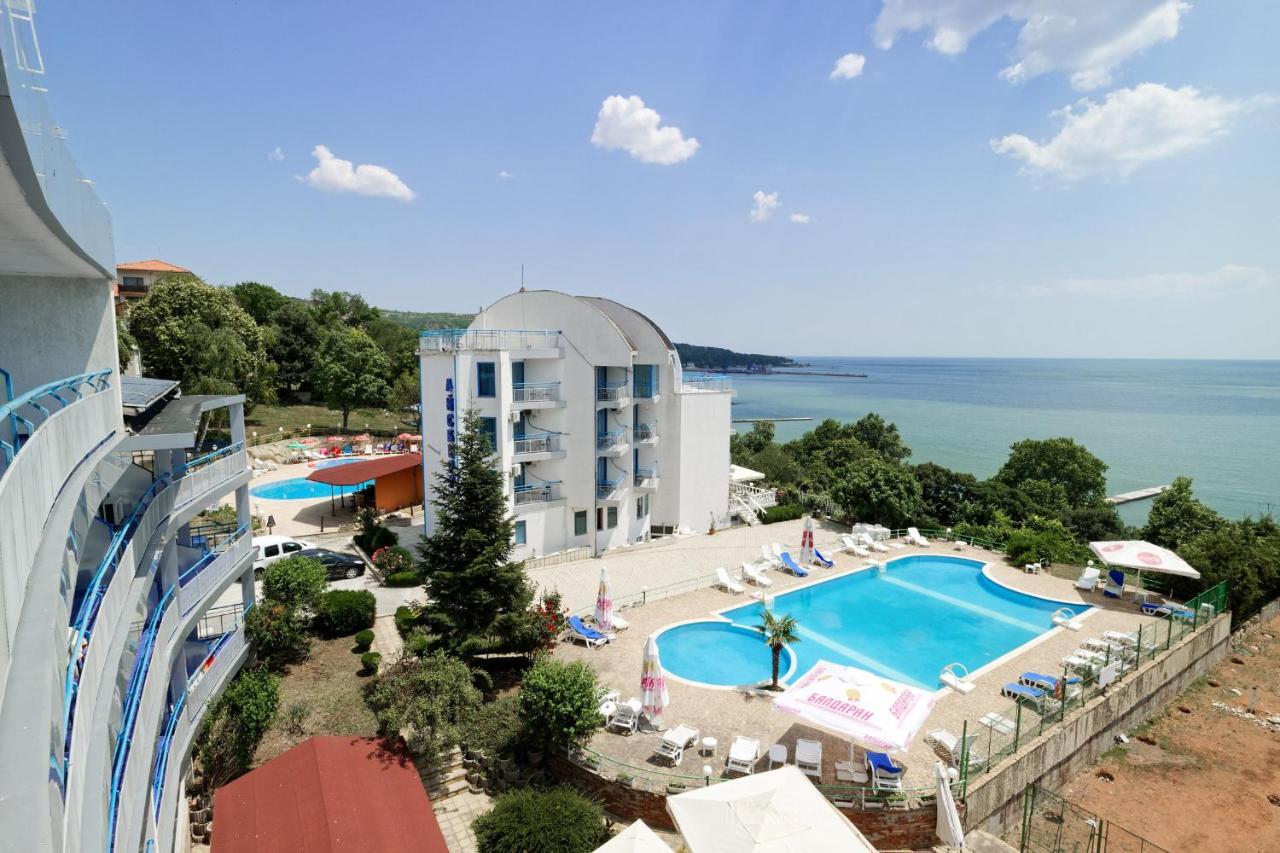 Hotel Iceberg Balchik Extérieur photo