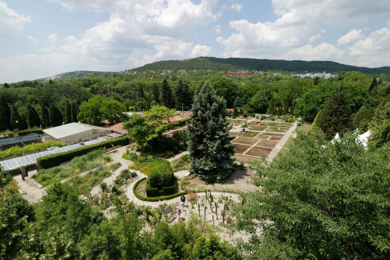 Hotel Iceberg Balchik Extérieur photo